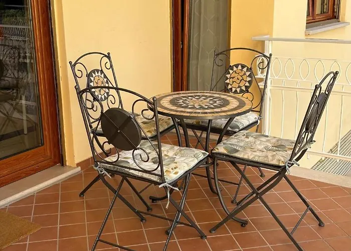 La Rondinella Apartment *